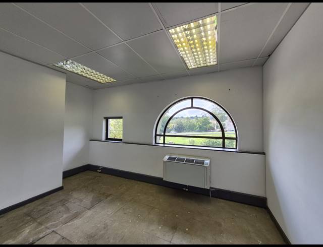 457M² OFFICE TO LET IN HYDE PARK